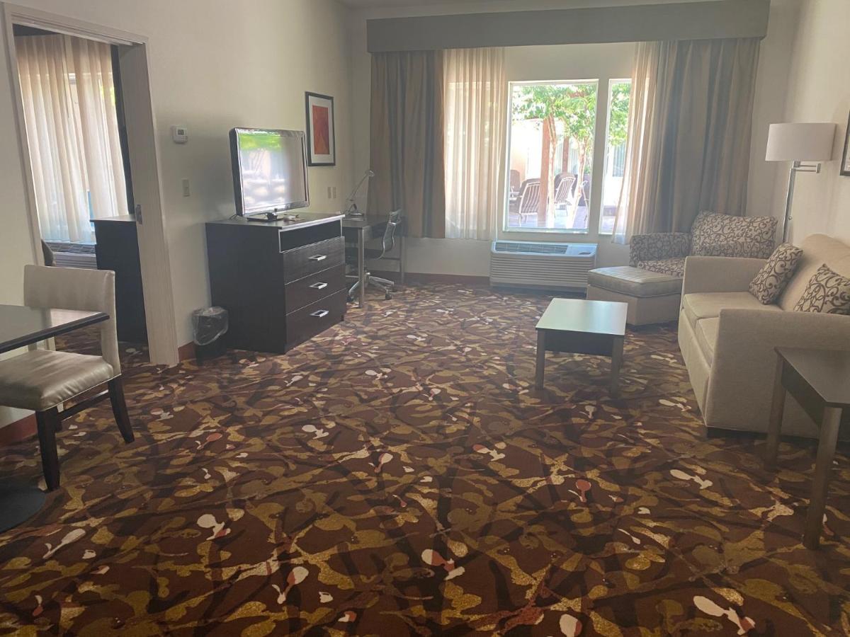 Hotel Baymont By Wyndham Hobbs Esterno foto